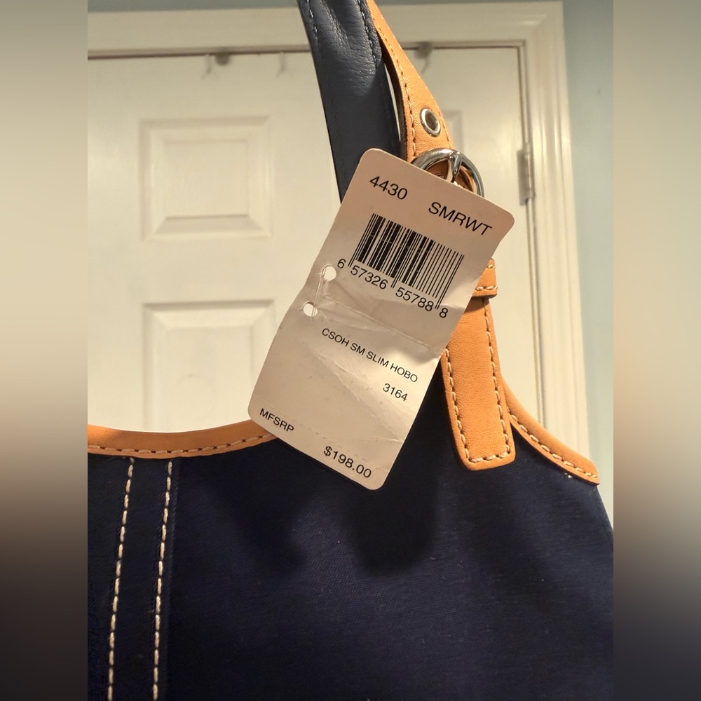 Coach Blue and White Shoulder Bag with Contrast Stitching - Picture 4 of 7